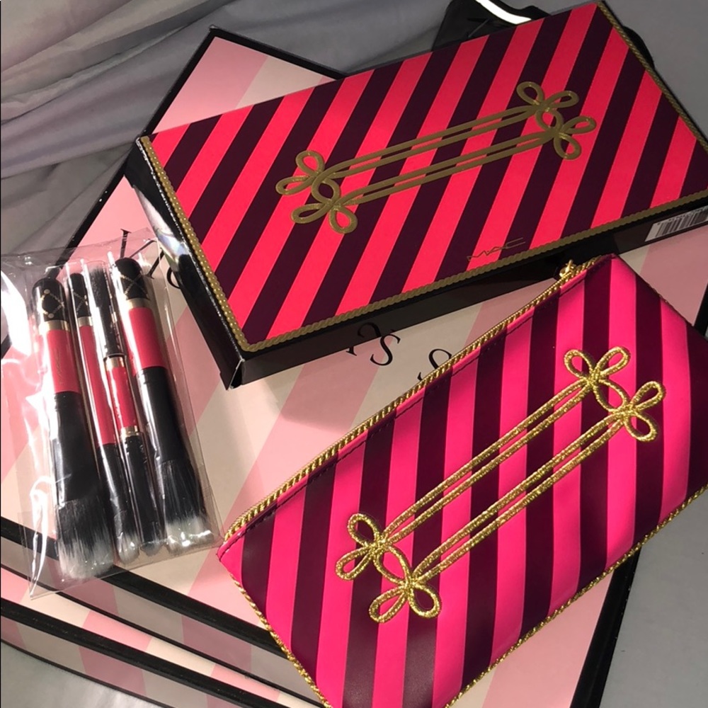 Authentic MAC cosmetics nutcracker brush set.